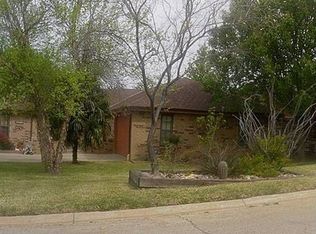 8817 Glen Hollow Dr, Fort Worth, TX 76179
