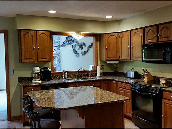 5th image of 5216 Castlewood Ct
