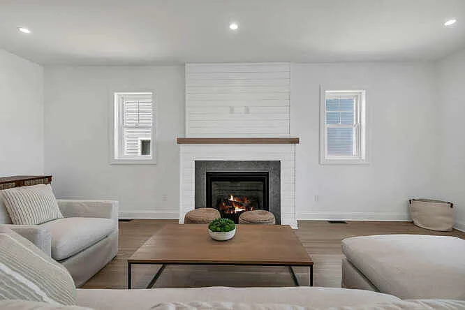 916 Ocean Ave #WEEKLY PRICE — Photo 5