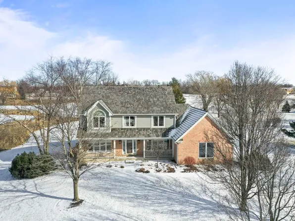 27463 N Primrose Ln, Mundelein, IL 60060