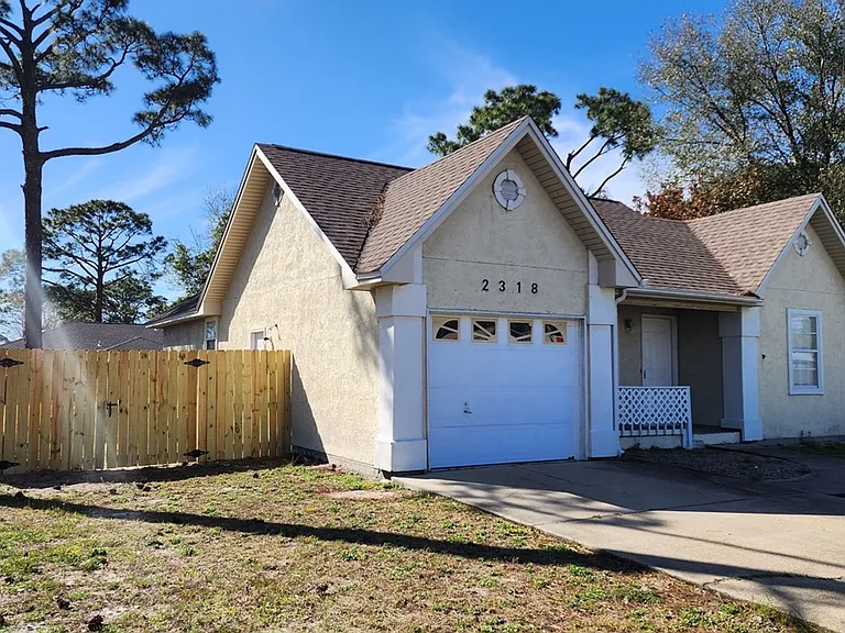 2318 Beech St — Photo 13