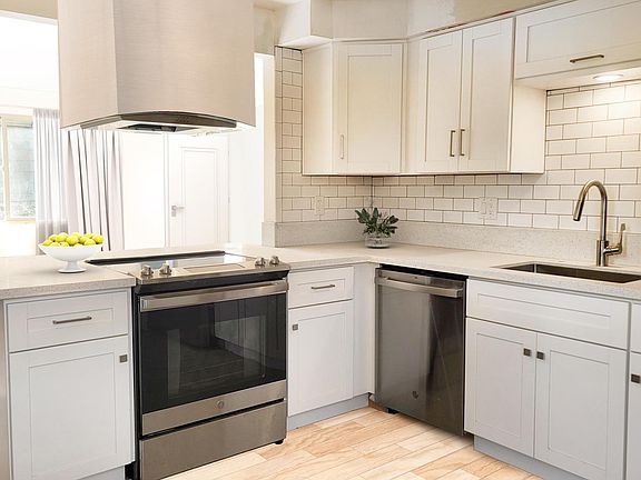 Brand New Stainless Steel Appliances, Brand New Cabinets, Dishwasher, double Barn Door Refrigerator w/ Icemaker and Water Dispenser Built in.