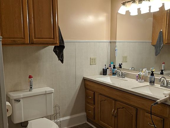 4th image of 1000 W Ashland Ave