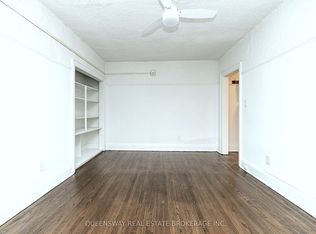 100 Vaughan Rd #27, Toronto, ON M6C 2M1