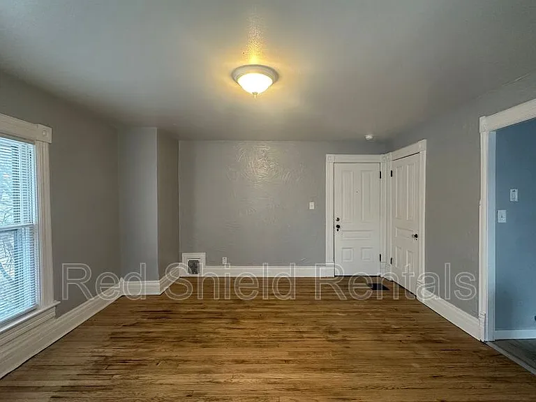 113 N Hamilton St #2 — Photo 4
