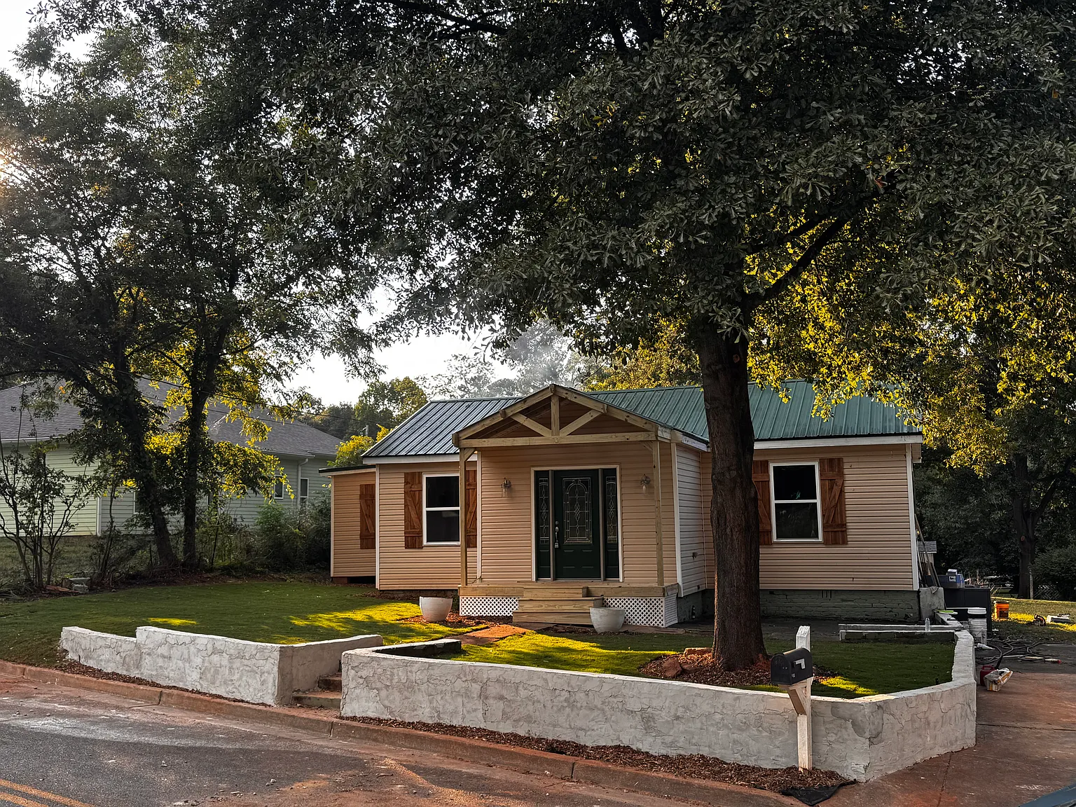 3 bed, 1006 sqft, $2,000 — Photo 1