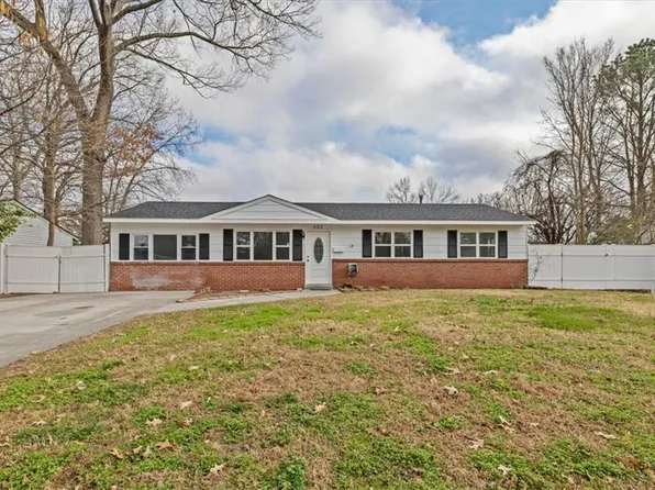 332 Dauphin Ln, Virginia Beach, VA 23452