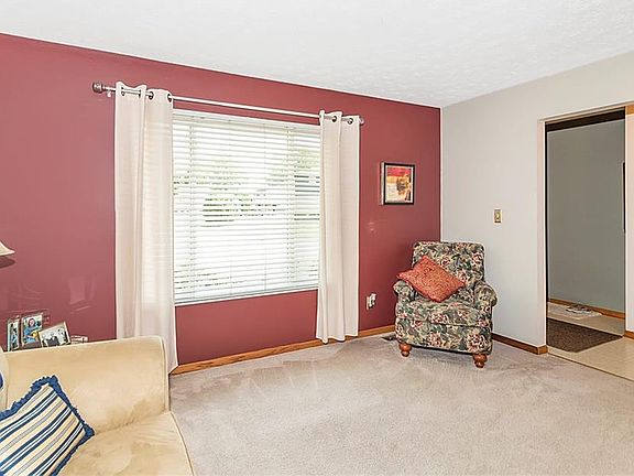 5th image of 5010 Lucas Ln