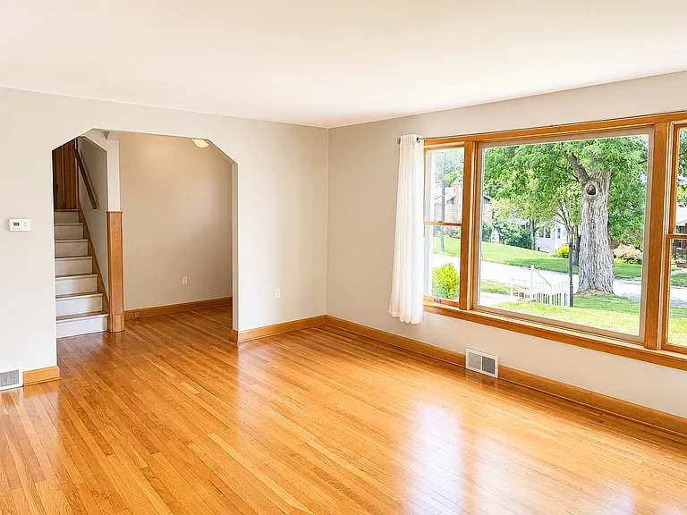472 Kiwanis Ave — Photo 3