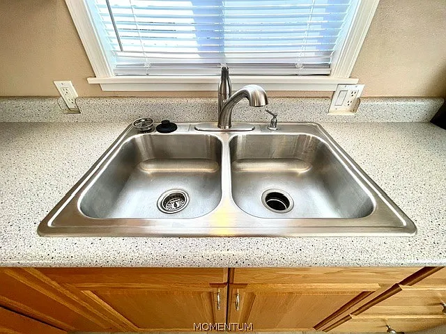 803 Roadrunner Dr — Photo 14