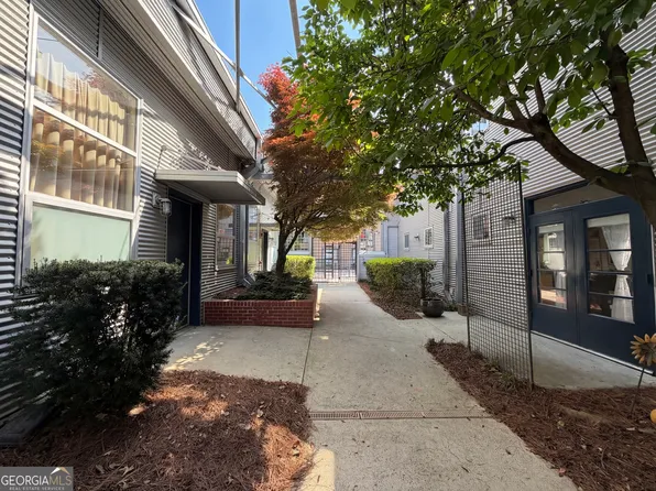 400 Village Pkwy NE APT 142, Atlanta, GA 30306