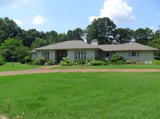 56 Stonehaven Rd, Jackson, TN 38305
