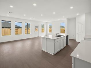 511 Robin St, Angleton, TX 77515