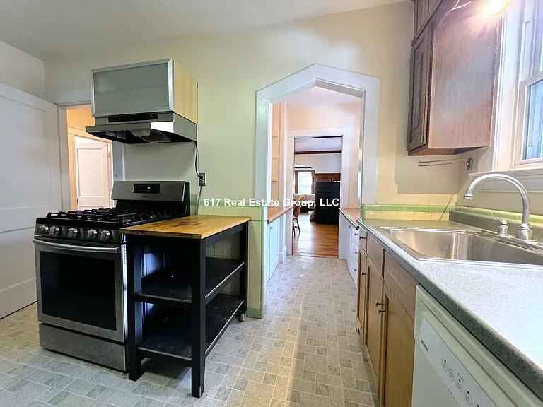 33 Greycliff Rd — Photo 4