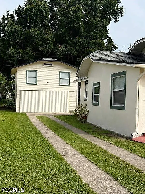 2 bed, 1.0 bath, 1830 sqft, $1,500 — Photo 1