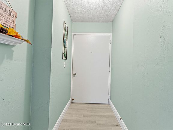 4th image of 4640 Lake Waterford Way APT 3