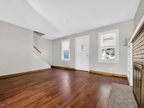 3rd image of 37750 Willow Dr