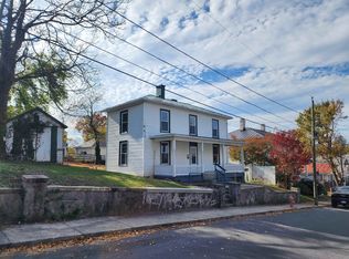 922 Trout St, Staunton, VA 24401