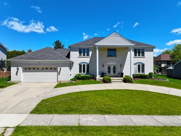 5804 N Corona Dr, Palatine, IL 60067