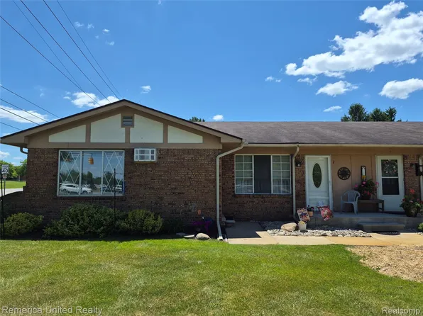 61035 Eleven Mile Rd APT 1, South Lyon, MI 48178