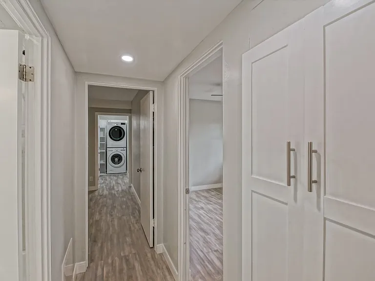 1923 Vanderbilt Ln — Photo 20
