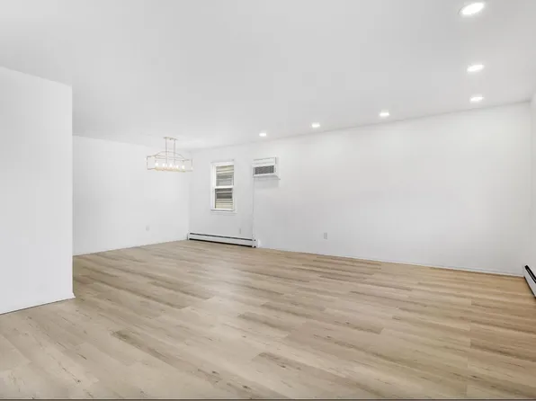 64 Isabella Avenue image 2 of 9