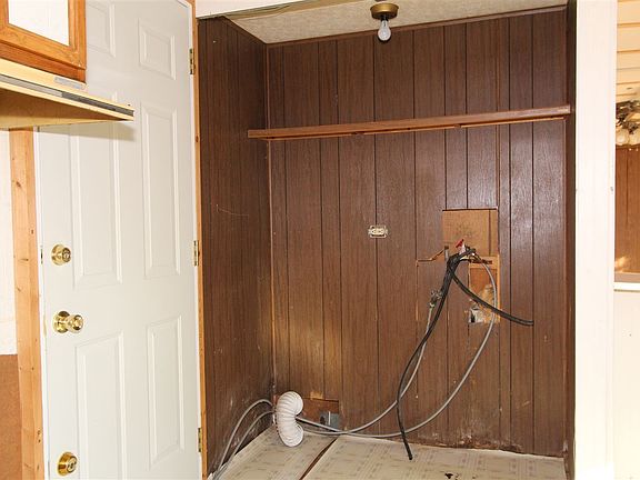 5th image of 156 E Grandview Dr