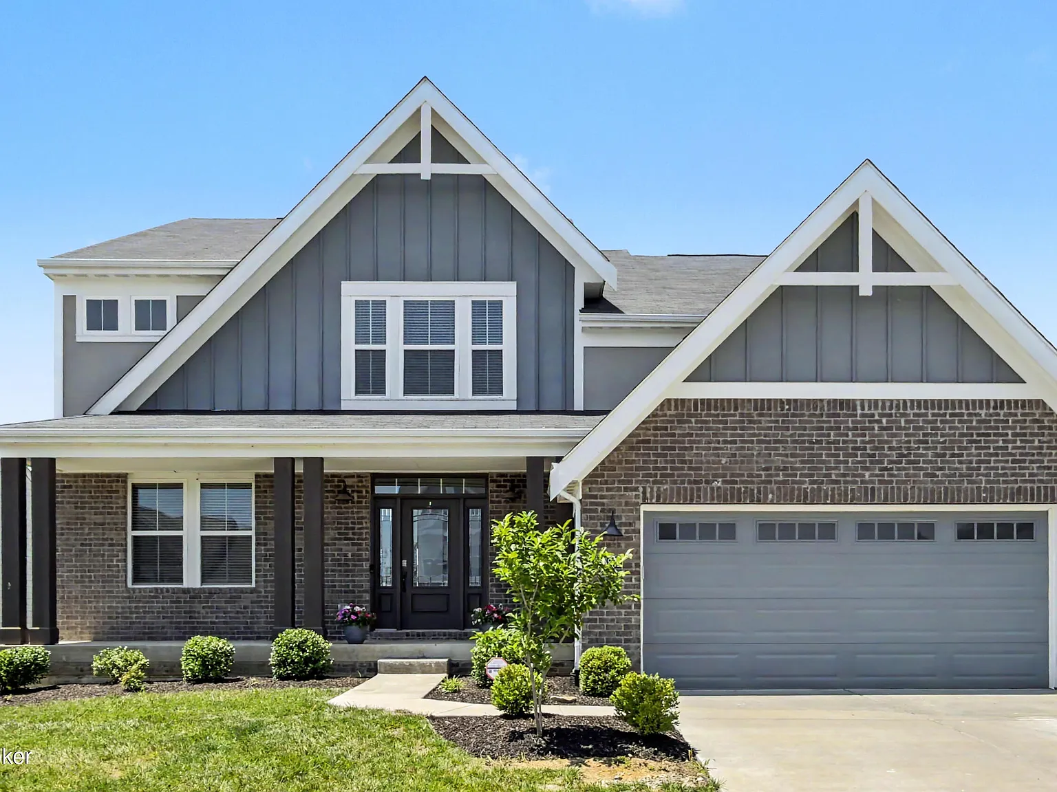 4 bed, 4.5 bath, 3526 sqft, $3,495 — Photo 2