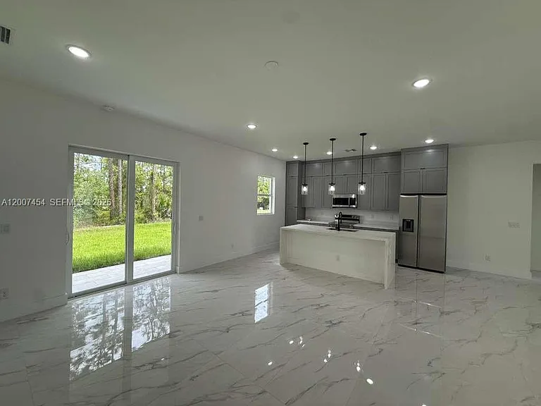 723 Epps Brown St E — Photo 13