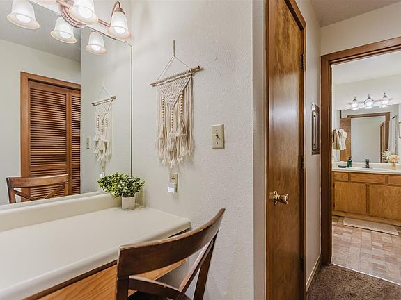 4th image of 89 Valley View Drive #3191