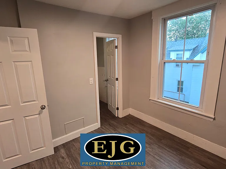 389 Lake Ave #9 — Photo 11