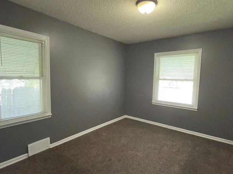 14469 Hendricks Ave — Photo 6