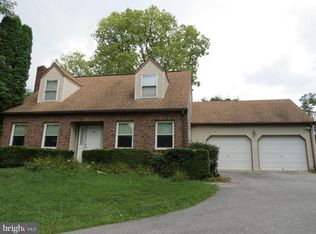 625 Dellinger Rd, Mount Wolf, PA 17347