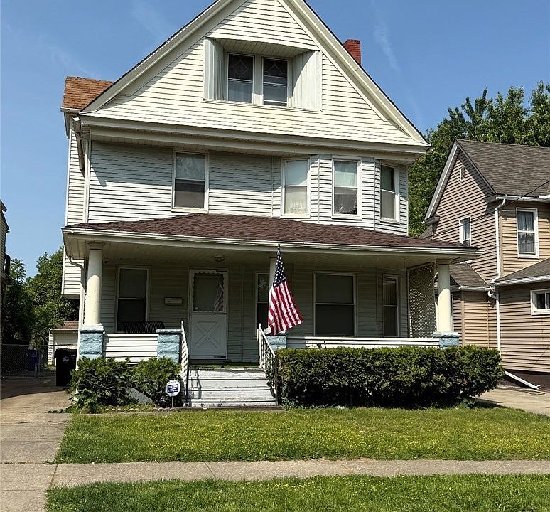 1st image of 806 E 157th St
