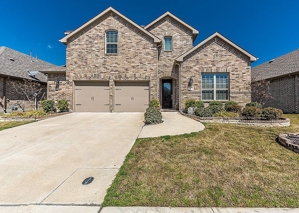 1st image of 2319 Houston Dr