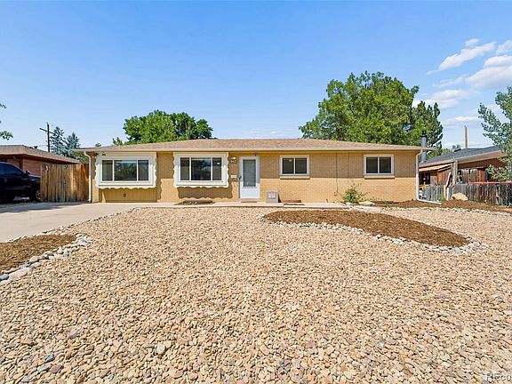 3rd image of 957 E 9th Avenue