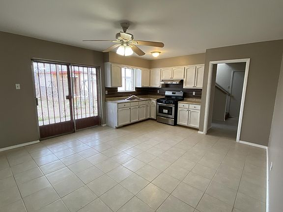 3rd image of 8001 Valle Placido Dr