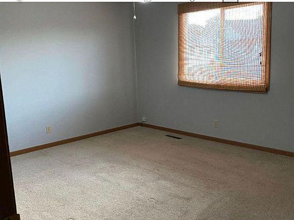 4th image of 475 Plum Creek Ct #2