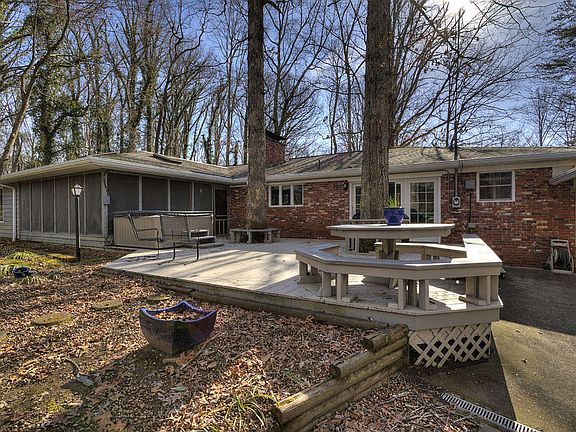 3rd image of 110 Piedmont Cir