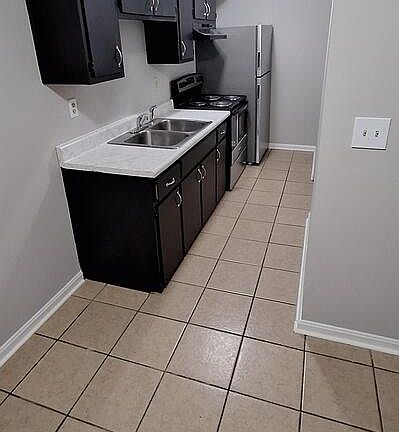 2nd image of 672 Knox Blvd Unit 37