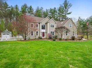 154 South St, Upton, MA 01568