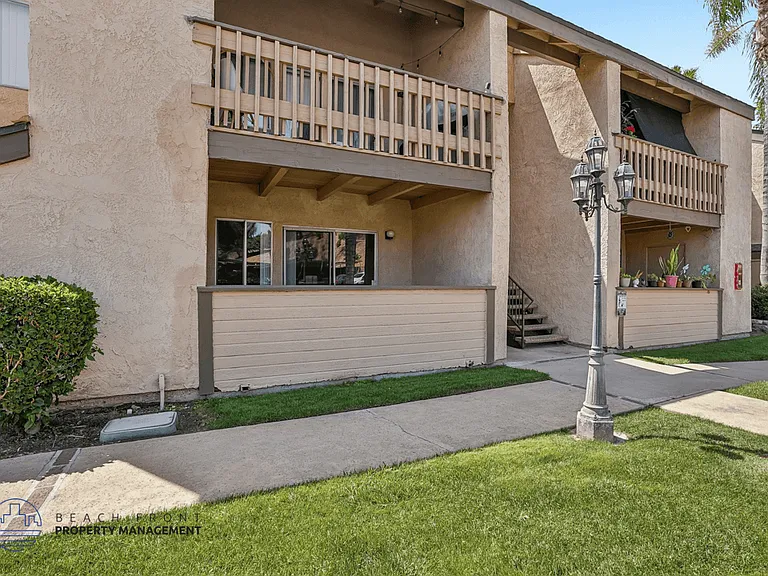 Rollingwood Apartments — Photo 15