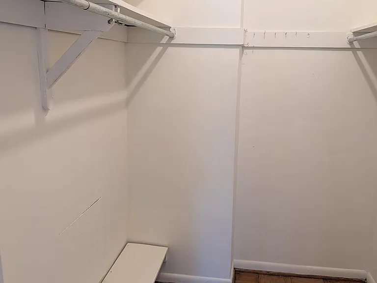 10401 Grosvenor Pl #310 — Photo 14