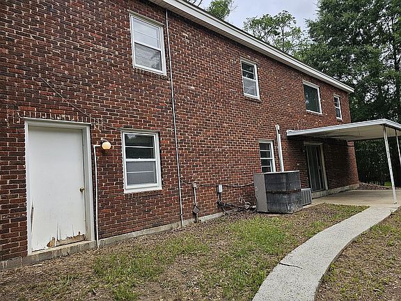 3rd image of 1620 Irwinton Rd