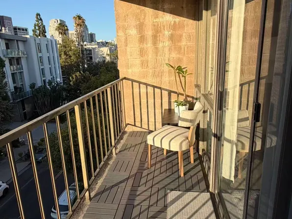 10966 Rochester Ave APT 4C, Los Angeles, CA 90024