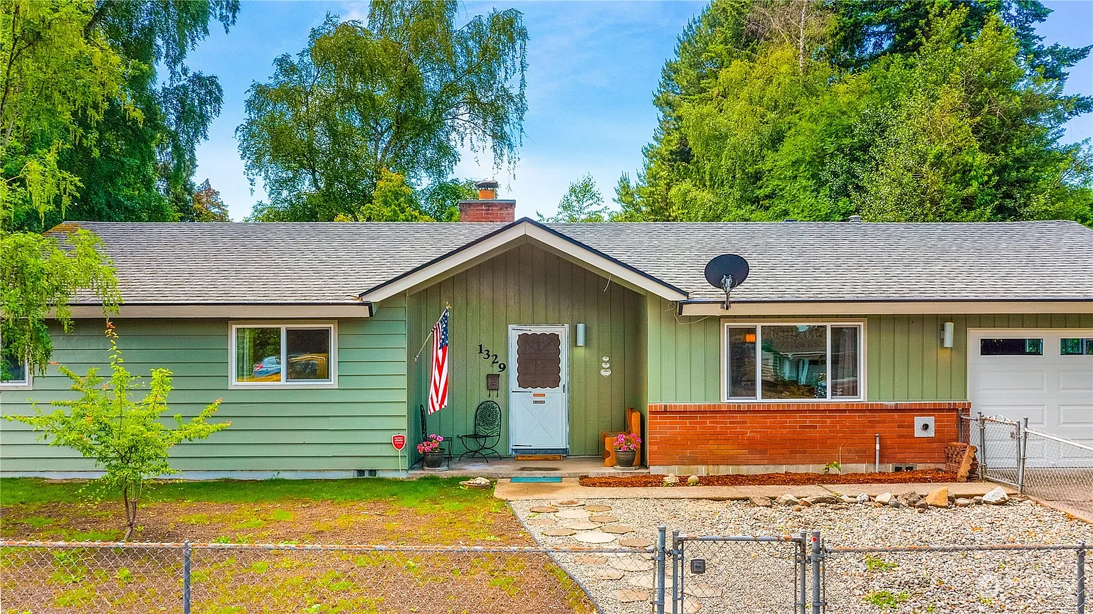 1329 E Hope Street photo 1