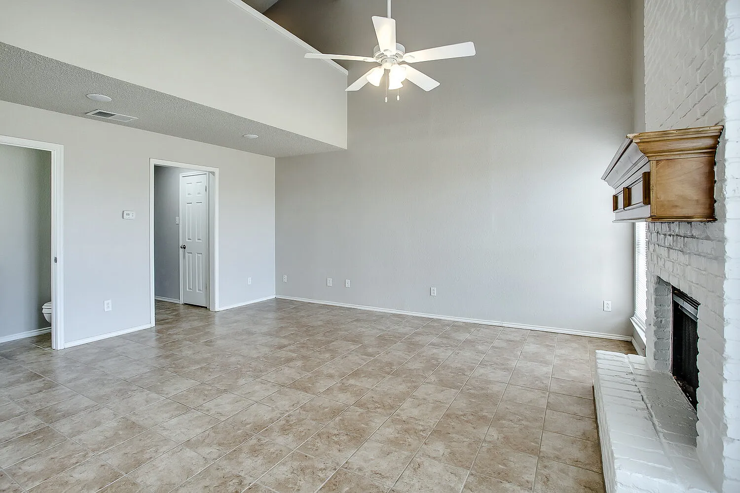 2 bed, 2.5 bath, 1295 sqft, $1,395 — Photo 4