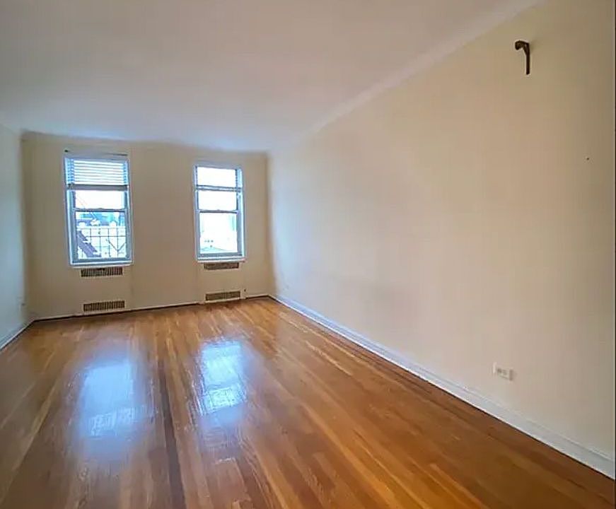 1st image of 4143 39th Pl APT 4N