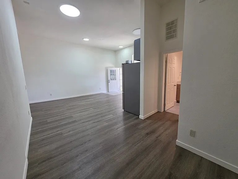 2323 Market St #B — Photo 7