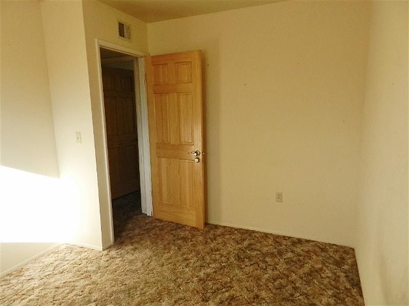2nd image of 4332 White Mountain Rd
